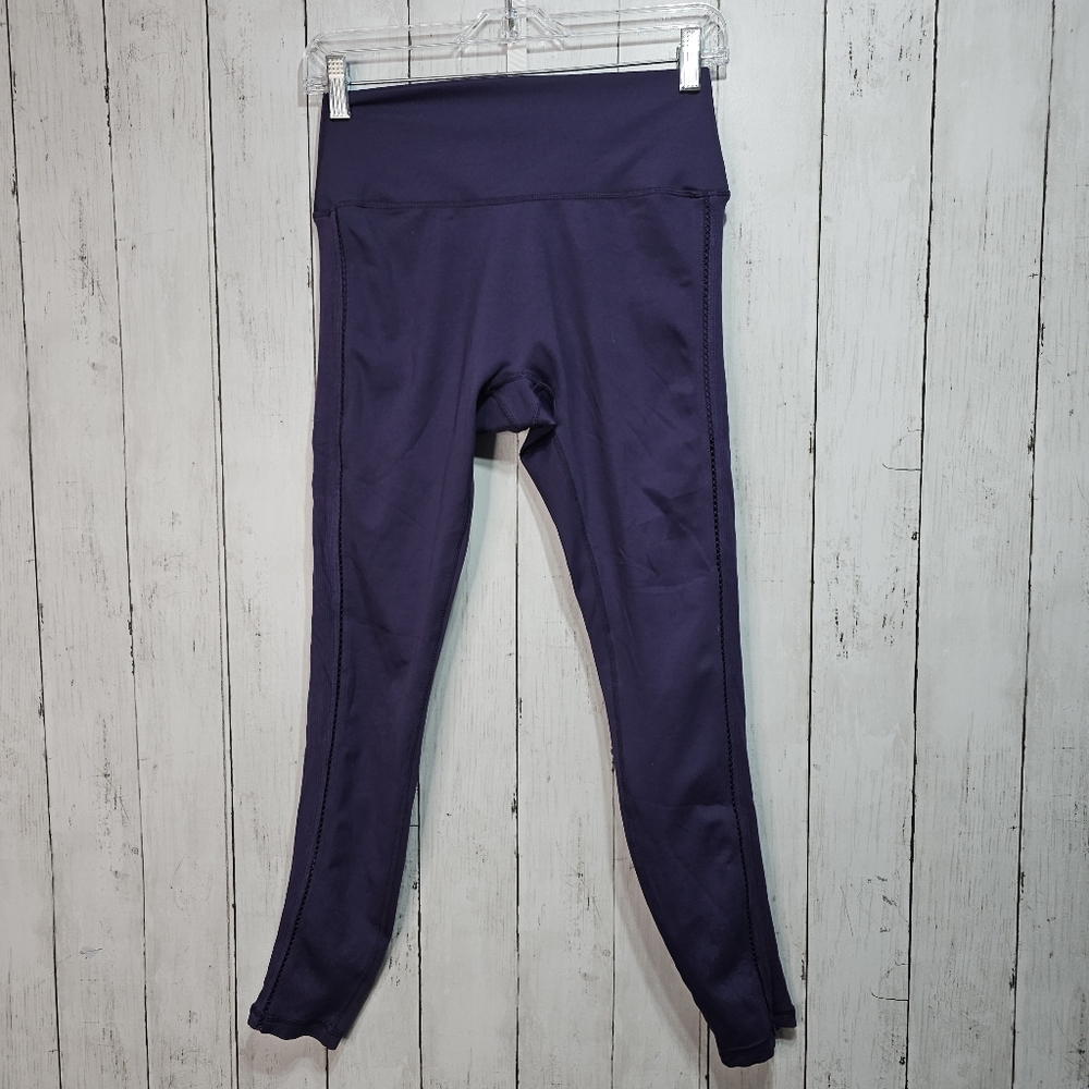 Curves N Combatboots CNC Women's Purple Pullon Leggings Size Medium Side Detail.